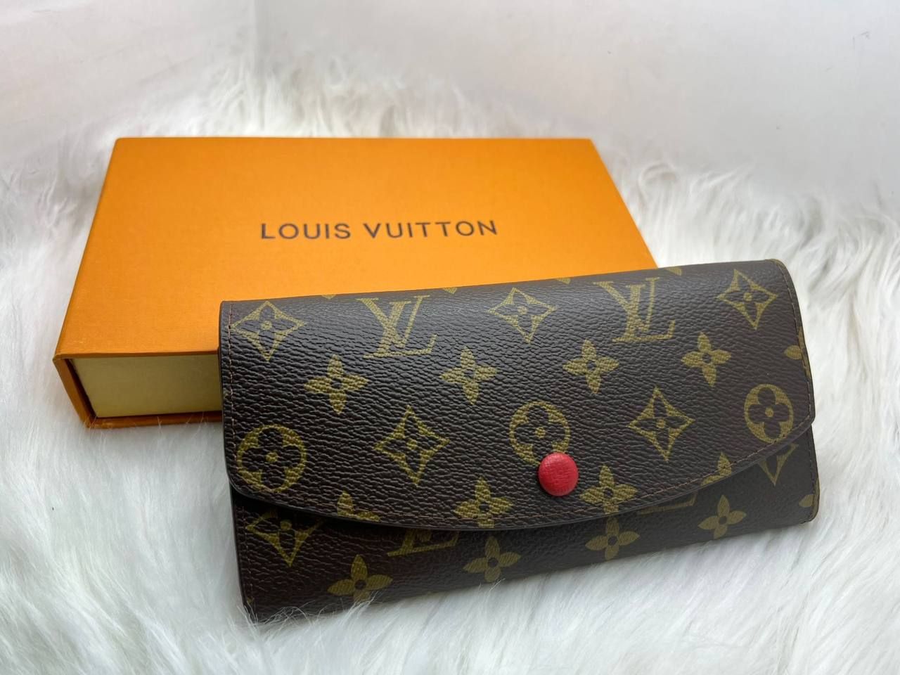 Louis Vuitton Inspired Long Wallet (Master Copy) - Classic Monogram Canvas with Red Button Accent | D-E43 – Image 7