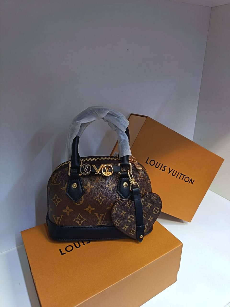 Iconic "Louis Vuitton Alma" Mini Handbag – Available in All Colors | D-E14 – Image 5