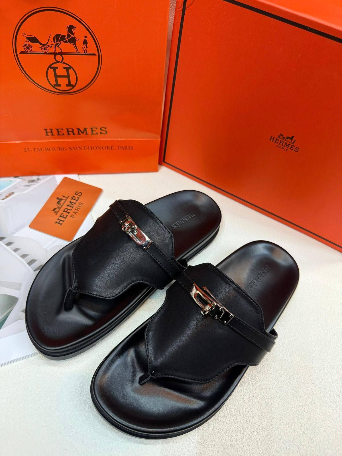 ​صندل هيرمز (Hermès Chypre) الفاخر – فخامة جلدية مريحة وأناقة صيفية متكاملة | D-A46 – Image 3
