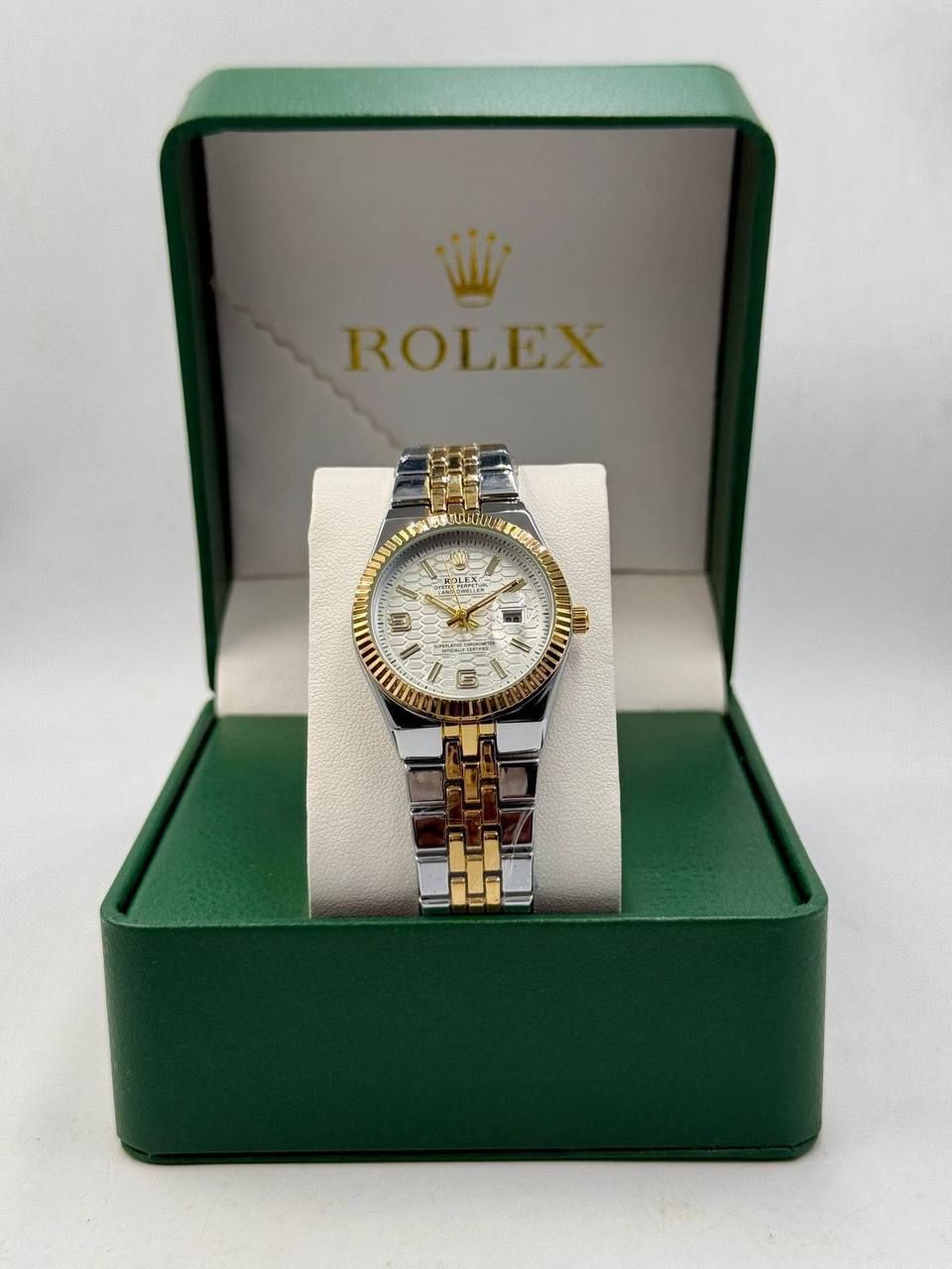 Classic Two-Tone Honeycomb Watch – Rolex-Inspired Design (Premium Copy 1) | D-E01 – Image 10