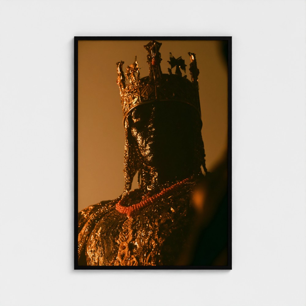 THE WEIGHT OF GOLD – Image 3
