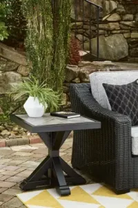 Beachcroft Square End Table – Image 2