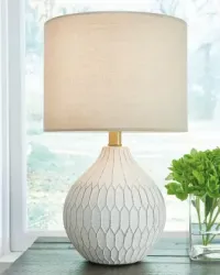 Wardmont Ceramic Table Lamp (1/CN) – Image 1
