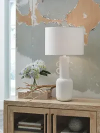 Perringhill Metal Table Lamp (1/CN) – Image 1