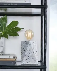 Maywick Concrete Table Lamp (1/CN) – Image 1