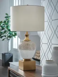 Tavisburg Glass Table Lamp (1/CN) – Image 1