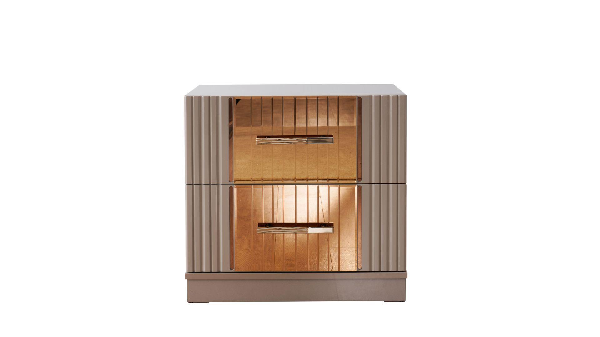 Lorenzo Queen Bedroom Set in River Sand Gray – Image 5