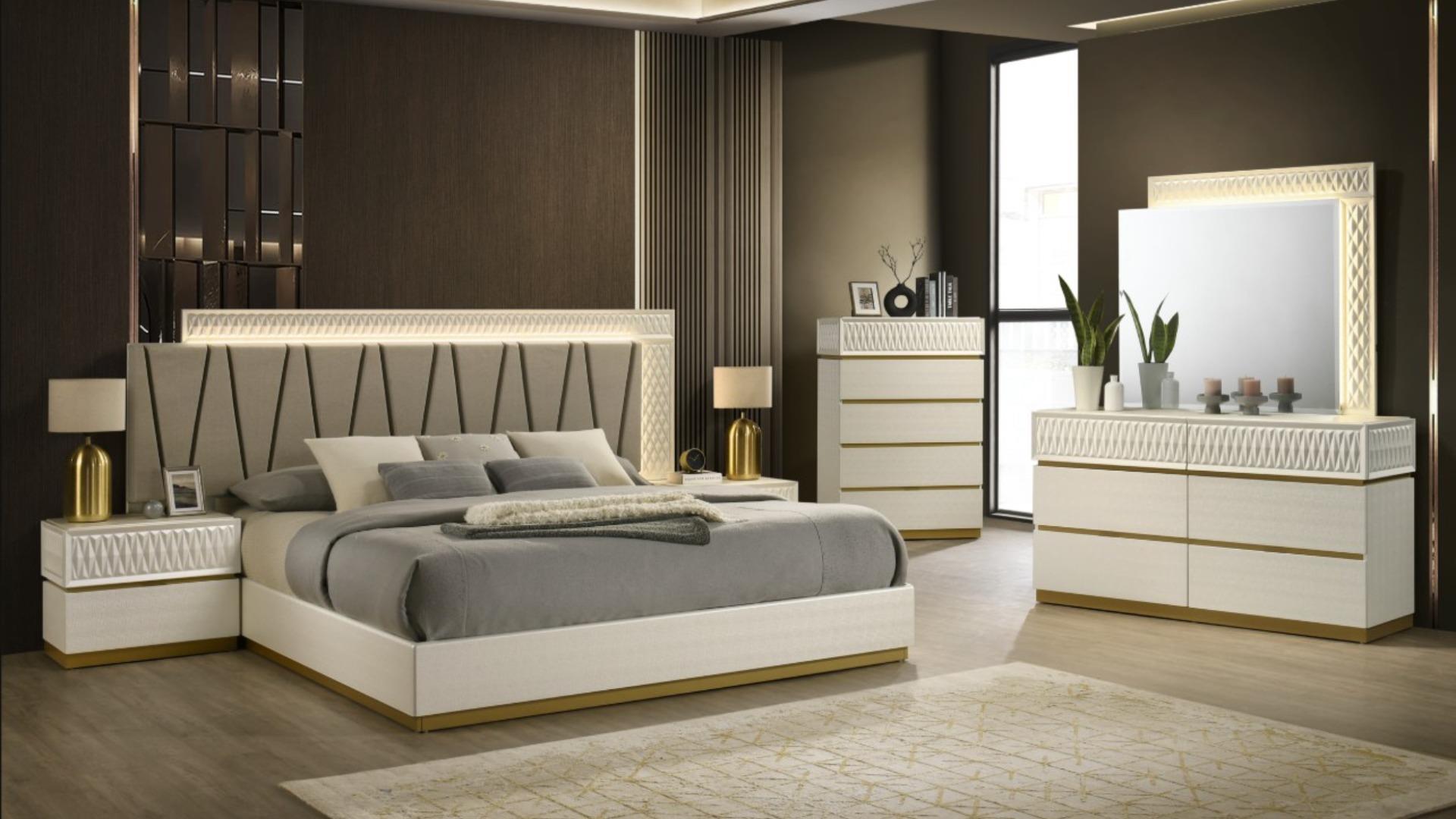 Stanley Bedroom Set in Champagne – Image 1