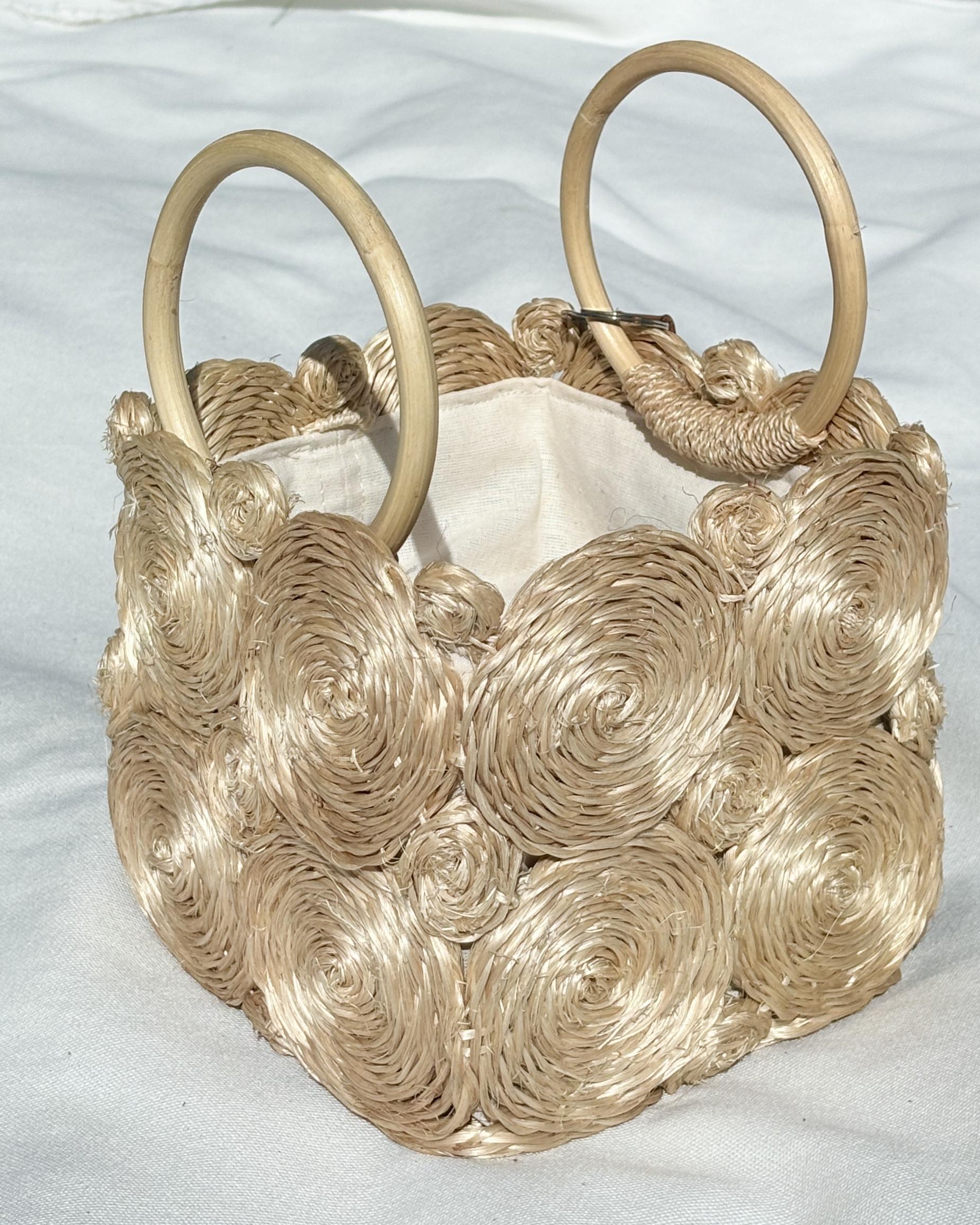Colō Colēre Hand-Braided Abaca Crossbody-Hand Bag  – Image 5