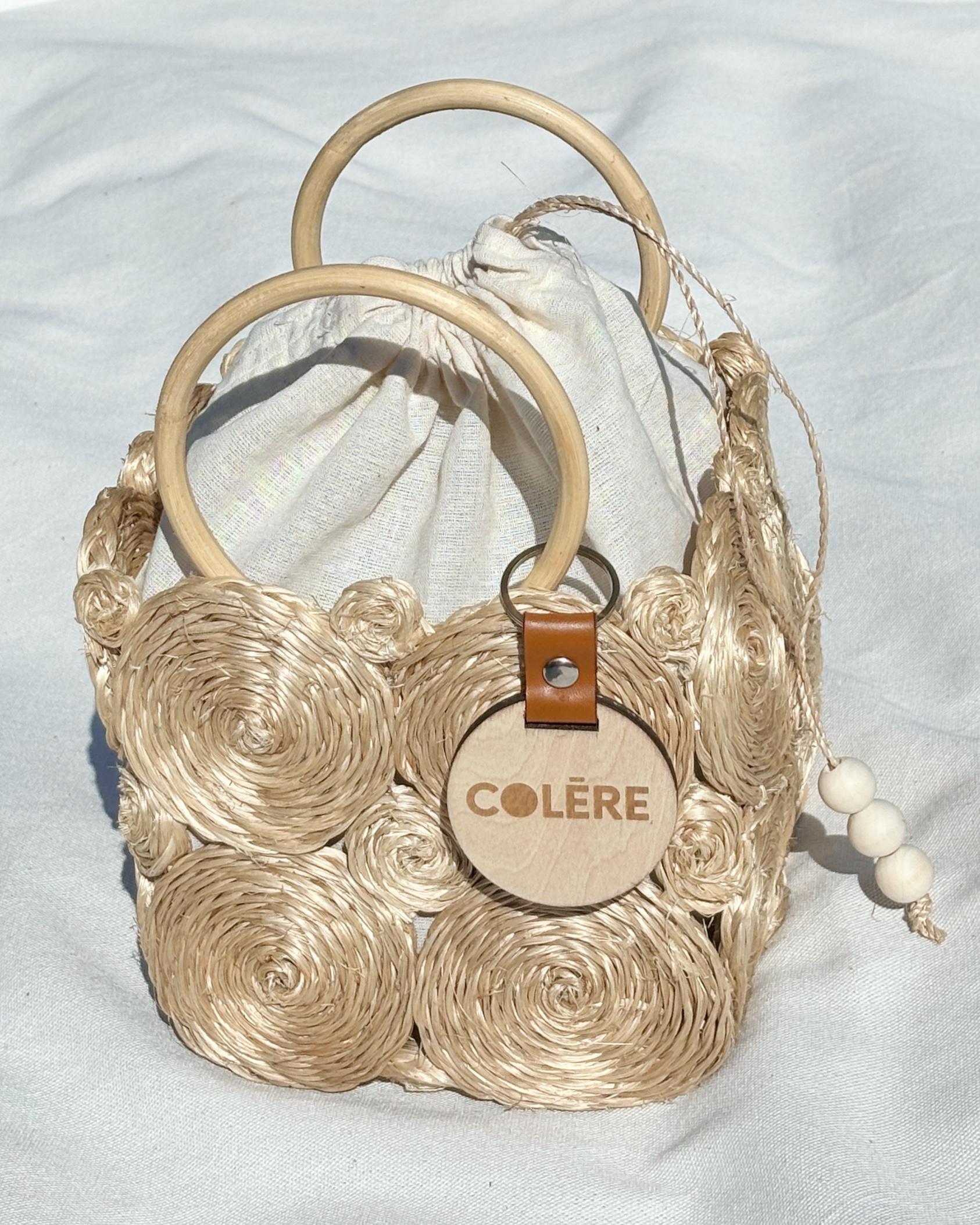Colō Colēre Hand-Braided Abaca Crossbody-Hand Bag  – Image 6