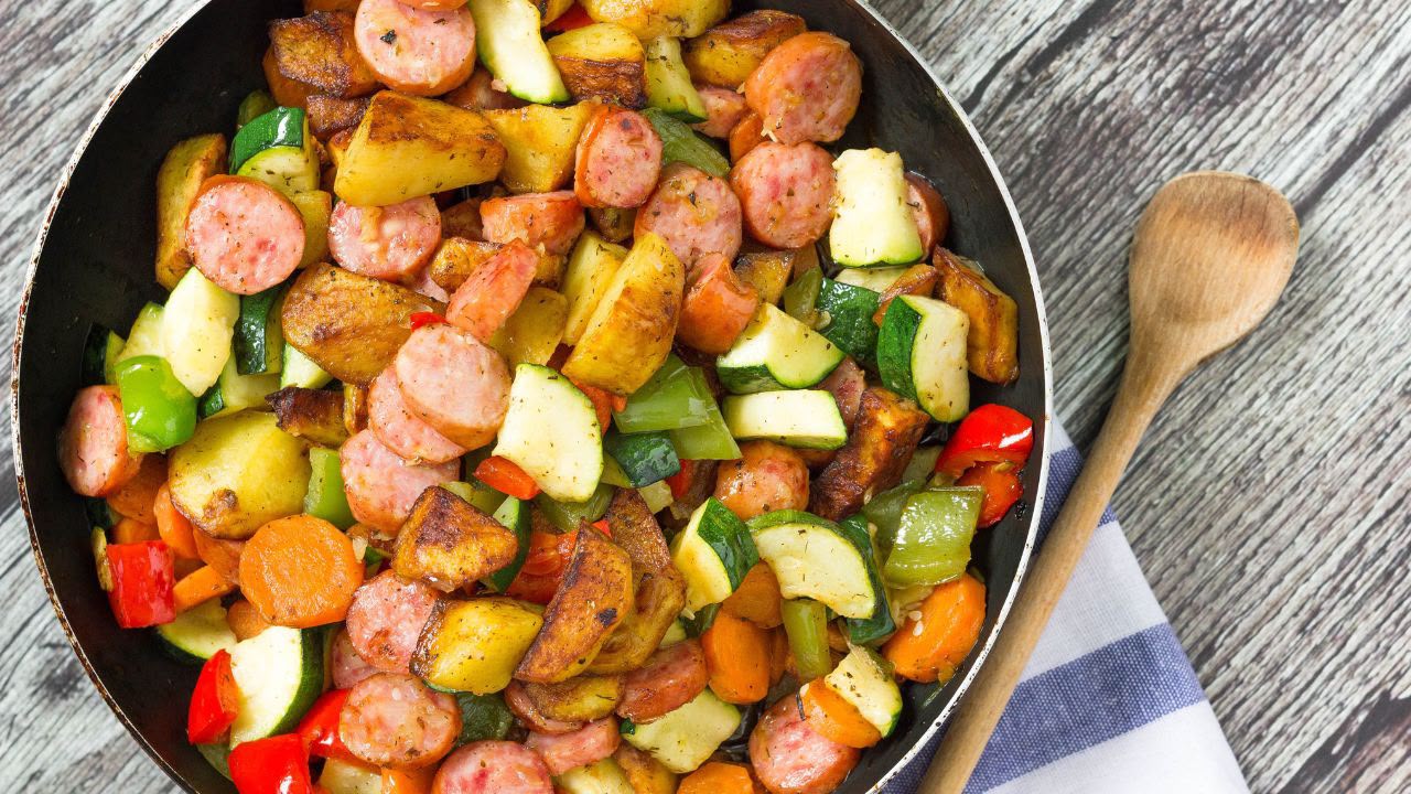 Chicken sausage with turmeric rice and mixed vegetables – Image 1