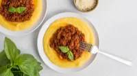 Minced beef in a rich sauce with creamy polenta – Image 1