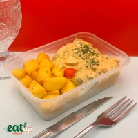 Chicken stroganoff with rice and roasted potatoes – Image 2