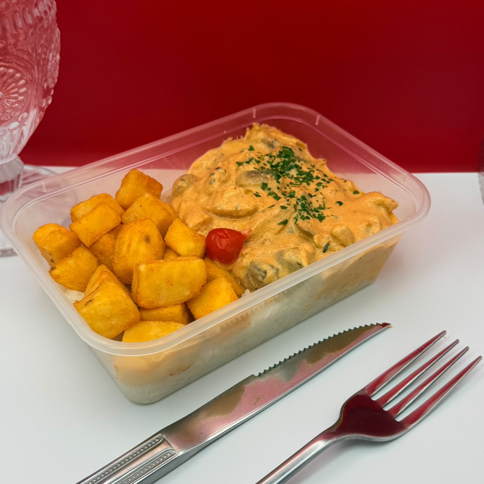 Chicken stroganoff with rice and roasted potatoes – Image 4