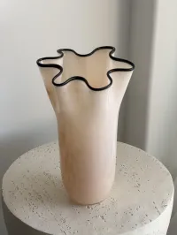 Jarvis Glass Vase – Ivory / Black – Image 4