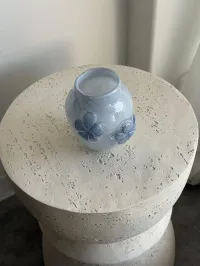 Posey Glass Vase – Ice Blue – Image 2