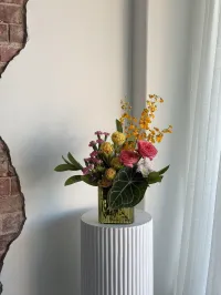 Say It Louder Vase Arrangement – Hint
