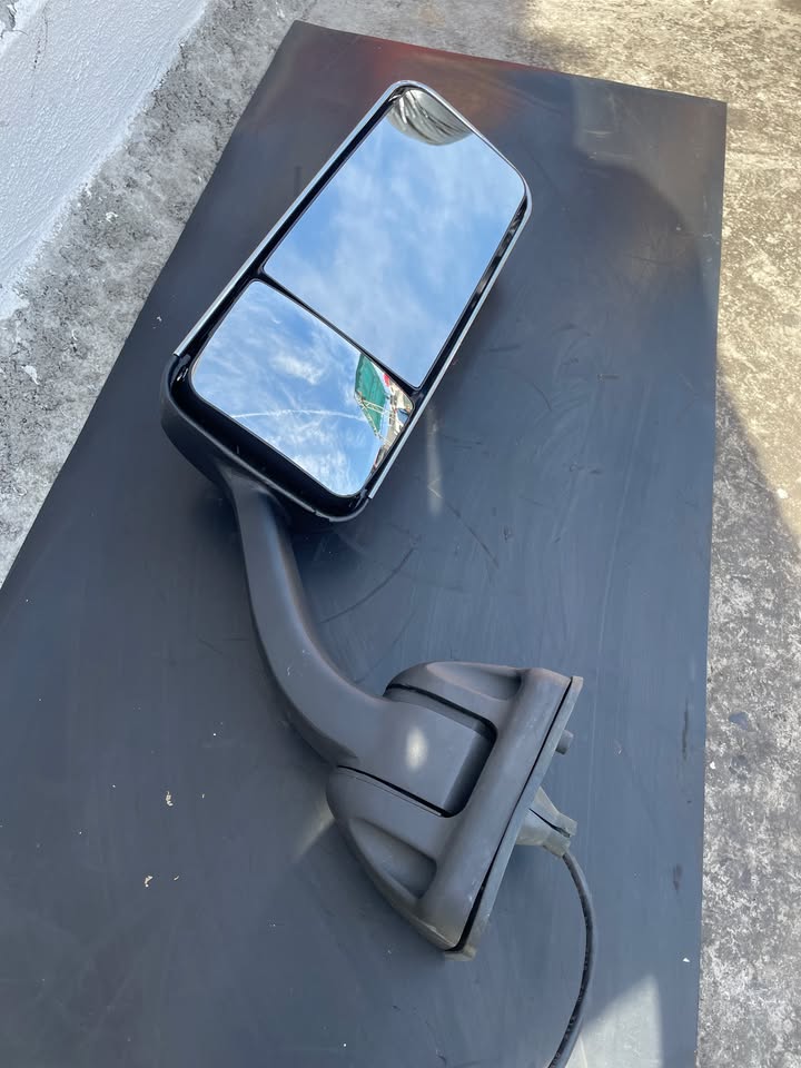Espejo Retrovisor Freigthliner Cascadia Piloto – Image 5