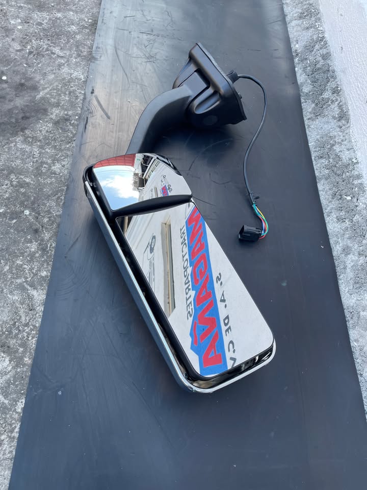 Espejo Retrovisor Freigthliner Cascadia Piloto – Image 4