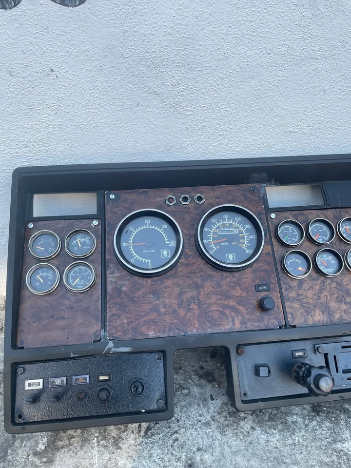 Tablero Completo Unidad Kenworth Original Tipo Viejo – Image 3