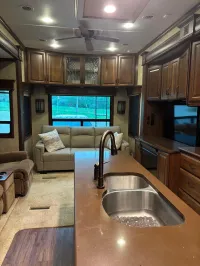 2014 DRV Mobile Suites 38RSSA (7030) – Image 9