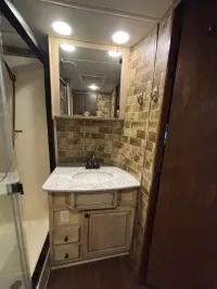 2014 DRV Mobile Suites 38RSSA (7030) – Image 13