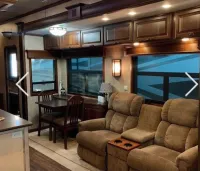 2014 DRV Mobile Suites 38RSSA (7030) – Image 6
