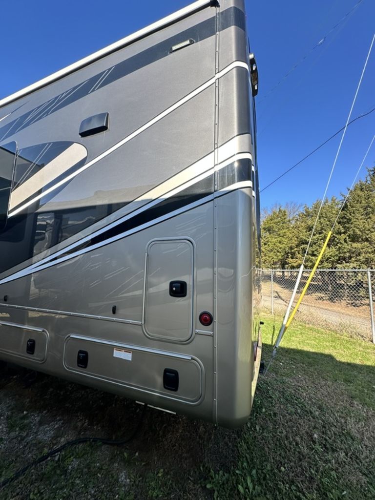 2025 DRV Mobile Suites Luxury 41 RKDB (8967) – Image 7