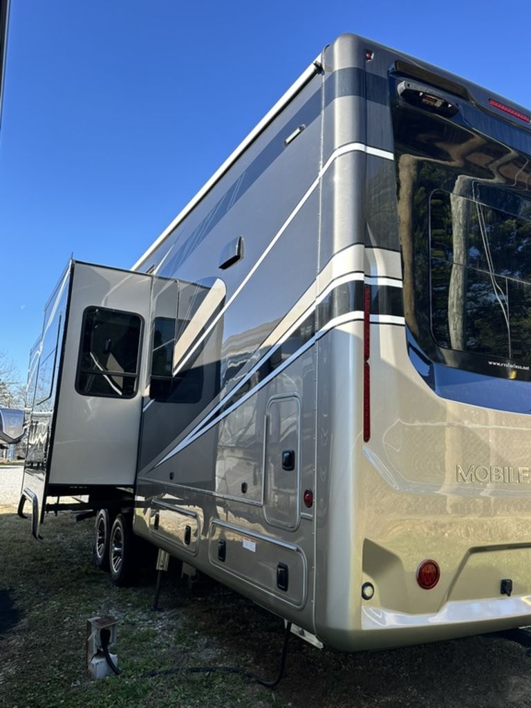 2025 DRV Mobile Suites Luxury 41 RKDB (8967) – Image 14