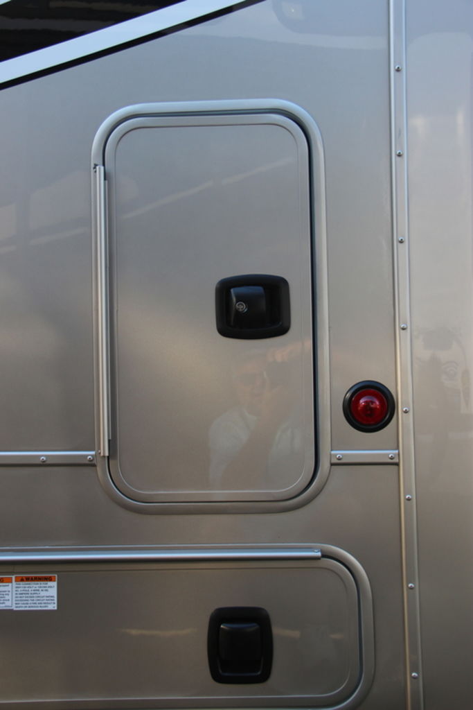 2025 DRV Mobile Suites Luxury 41 RKDB (8967) – Image 19