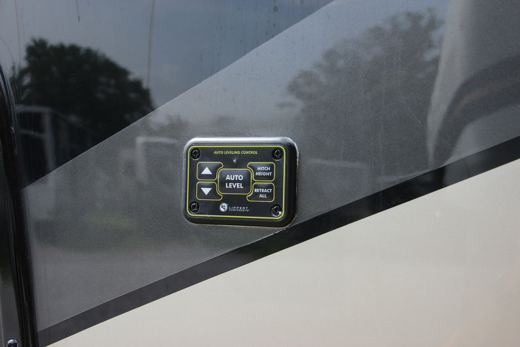 2025 DRV Mobile Suites Luxury 41 RKDB (8967) – Image 26