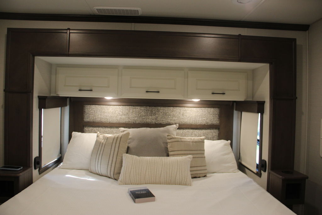 2025 DRV Mobile Suites Luxury 41 RKDB (8967) – Image 78