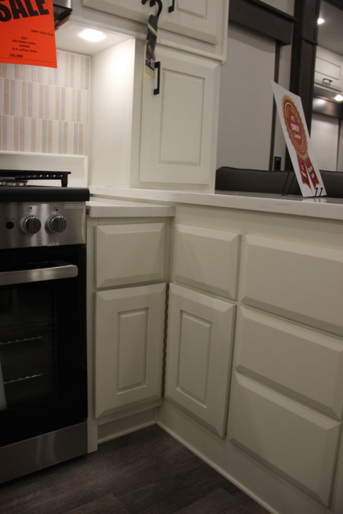 2025 DRV Mobile Suites Luxury 41 RKDB (8967) – Image 47