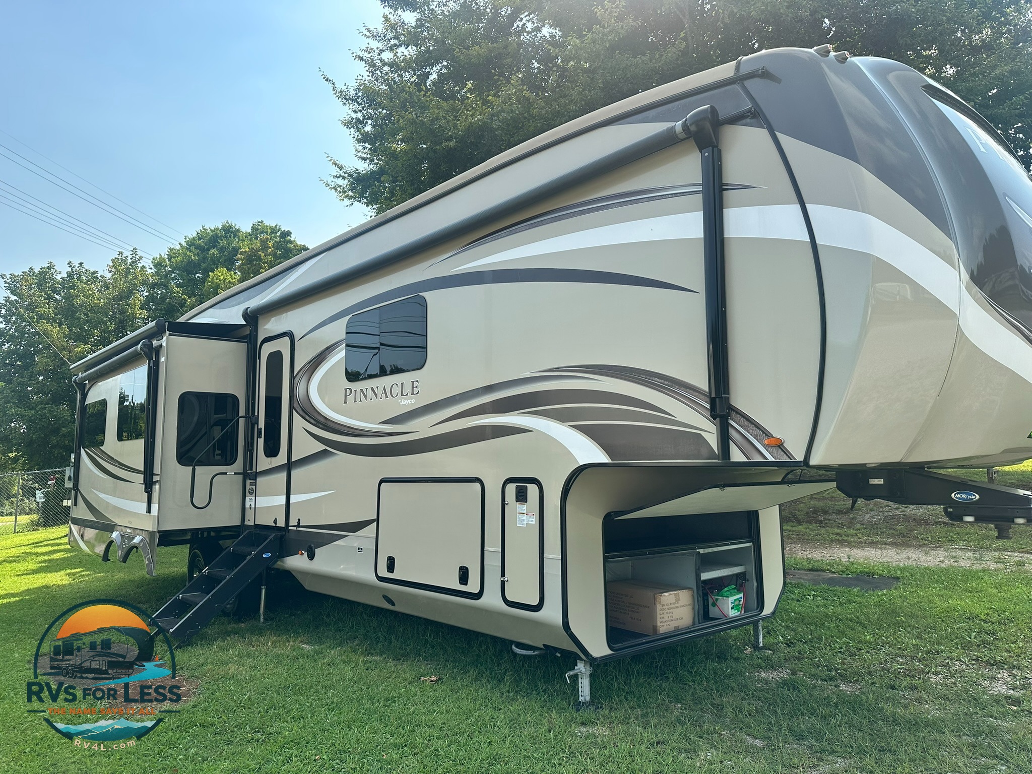 2018 Jayco Pinnacle 36FBTS – Image 2