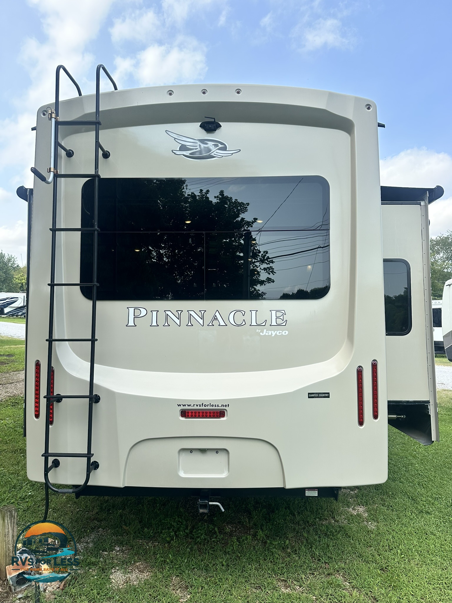 2018 Jayco Pinnacle 36FBTS – Image 6