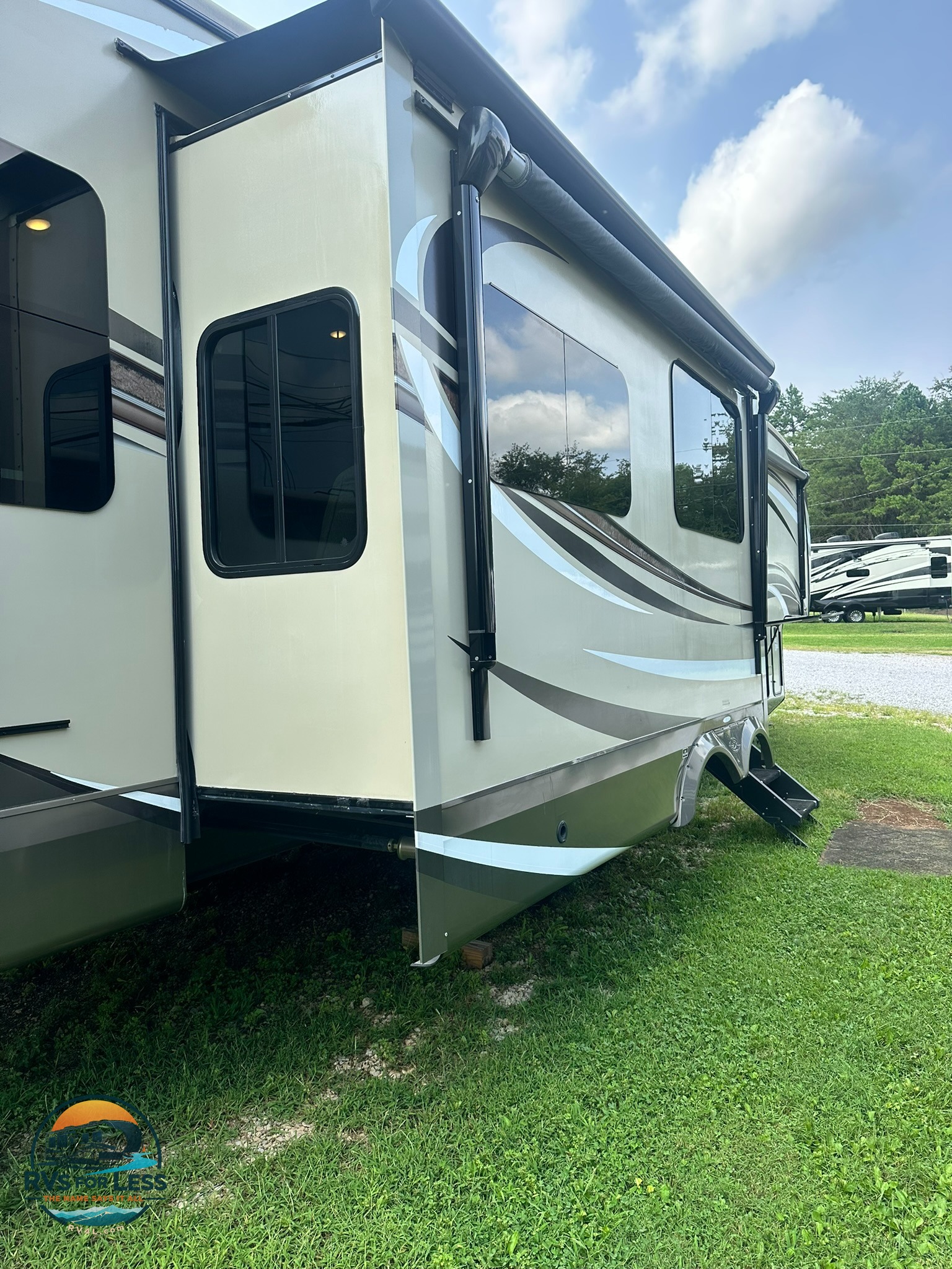 2018 Jayco Pinnacle 36FBTS – Image 7