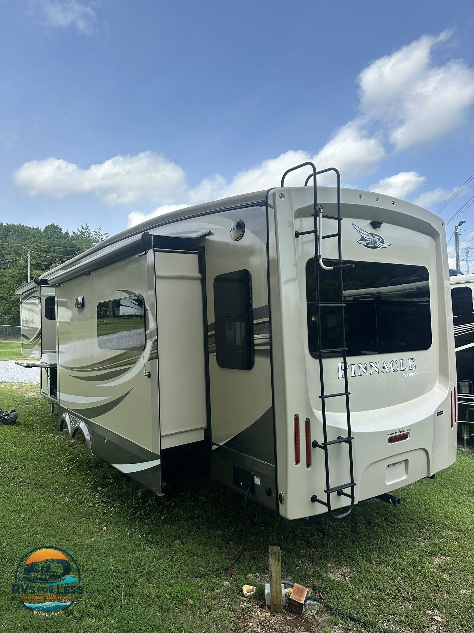 2018 Jayco Pinnacle 36FBTS – Image 5
