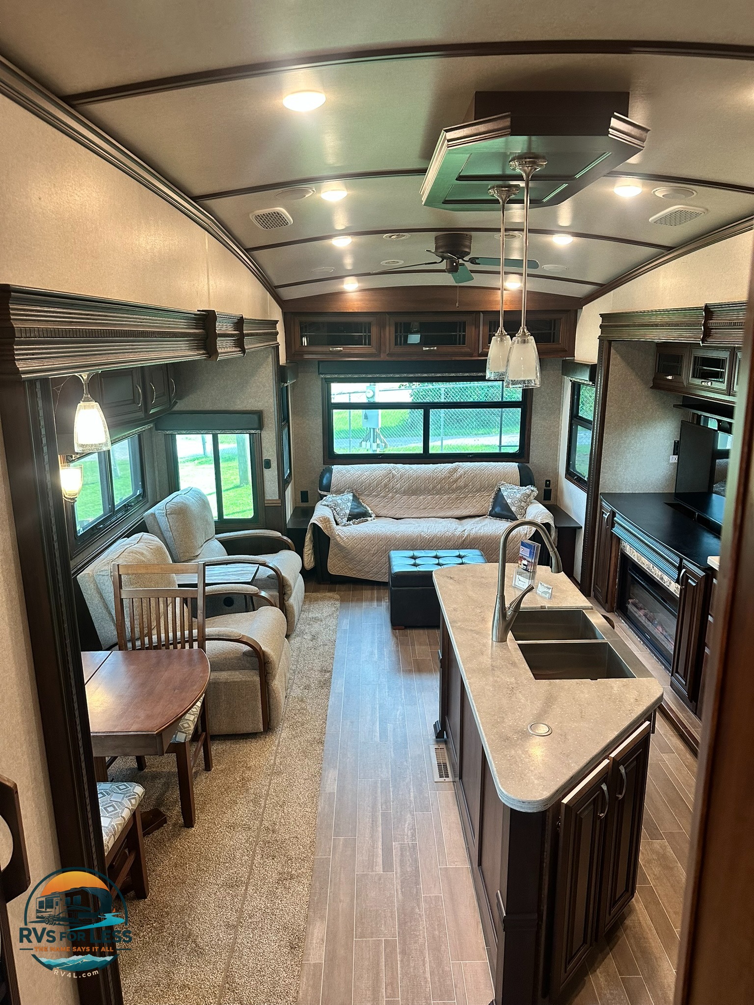 2018 Jayco Pinnacle 36FBTS – Image 17