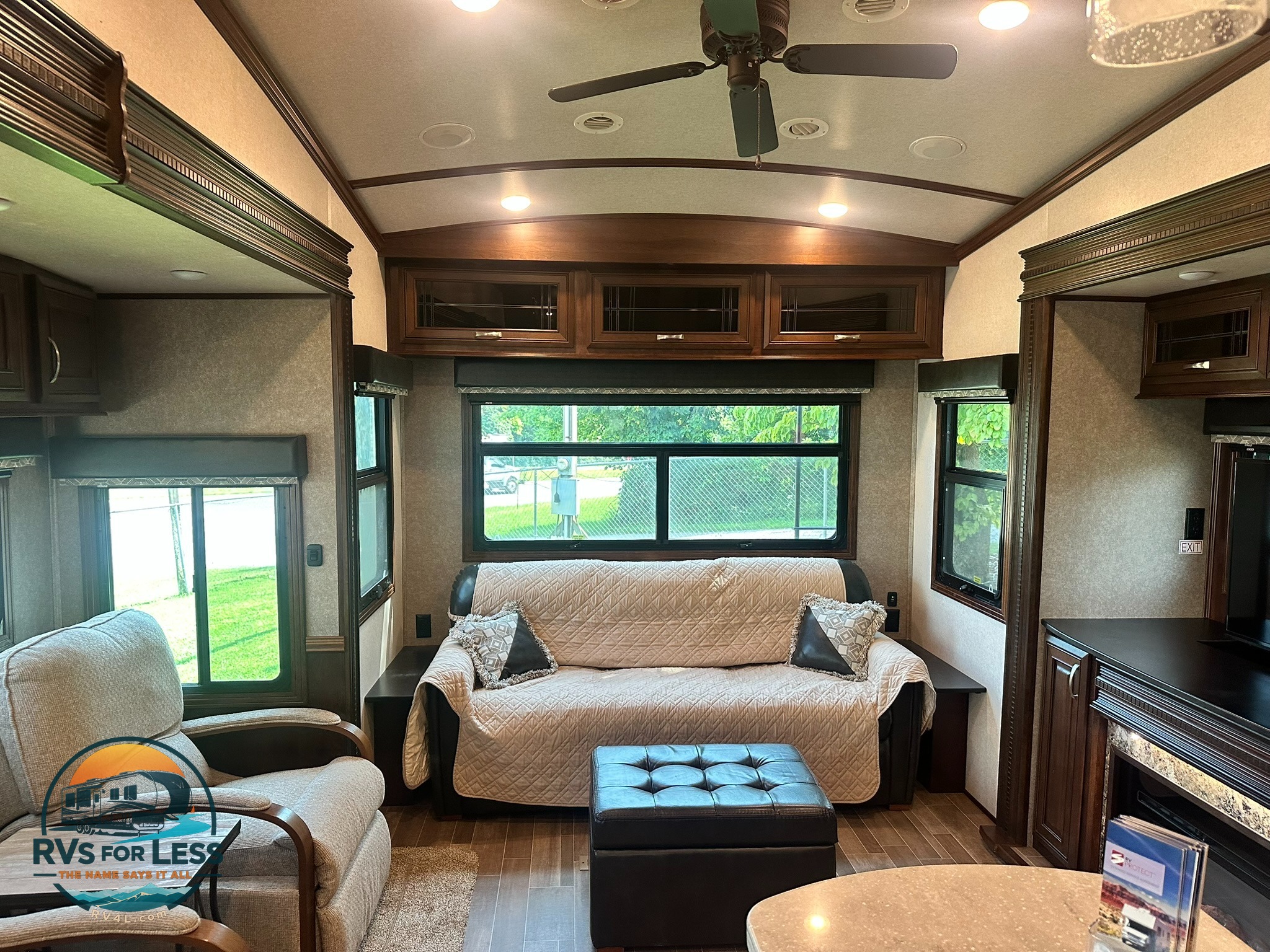 2018 Jayco Pinnacle 36FBTS – Image 19