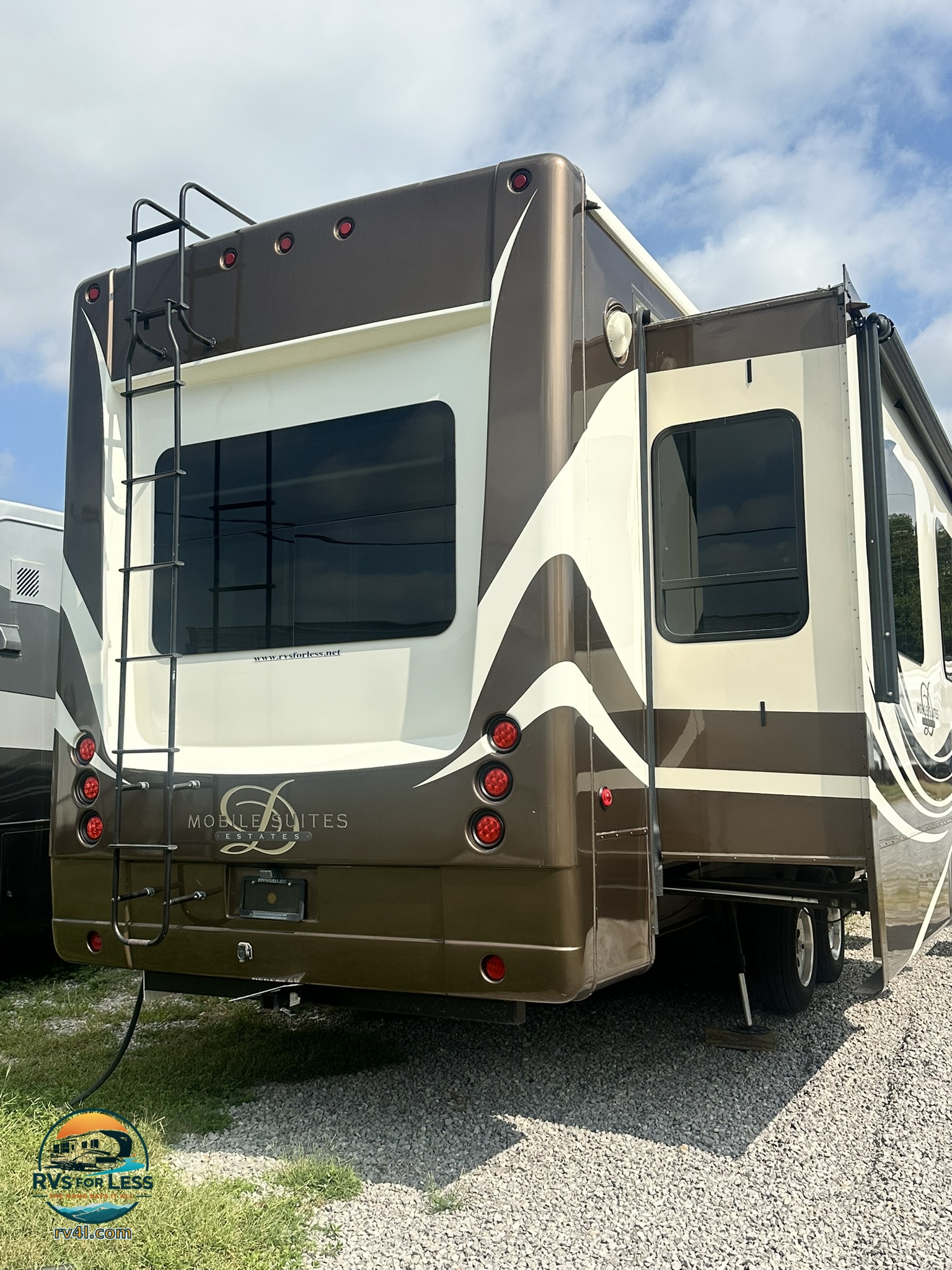 2016 DRV Mobile Suite Estate 39RESB3 – Image 3