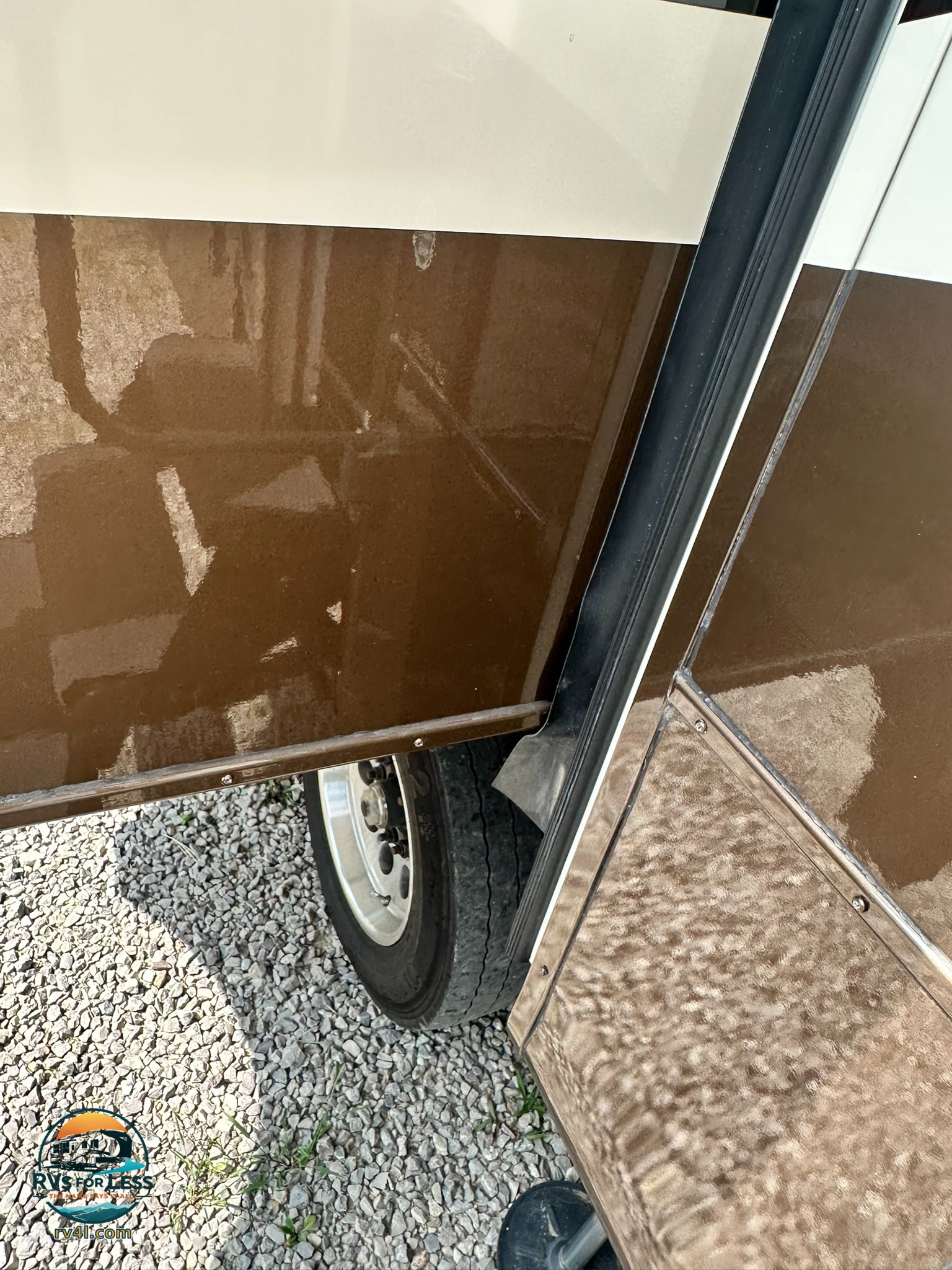 2016 DRV Mobile Suite Estate 39RESB3 – Image 12