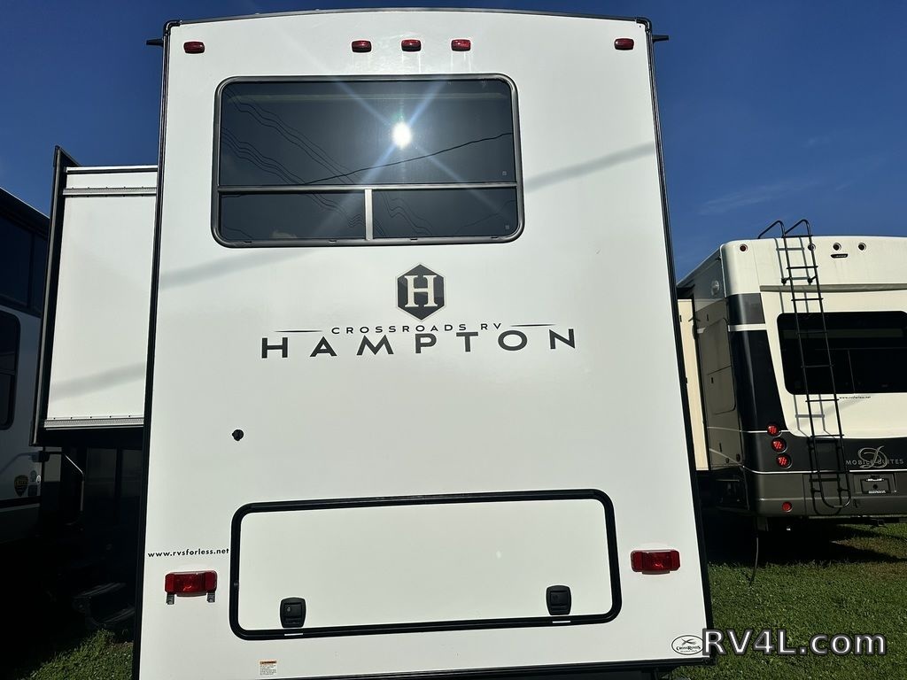 2025 CrossRoads RV Hampton 395BAM (0401) – Image 12