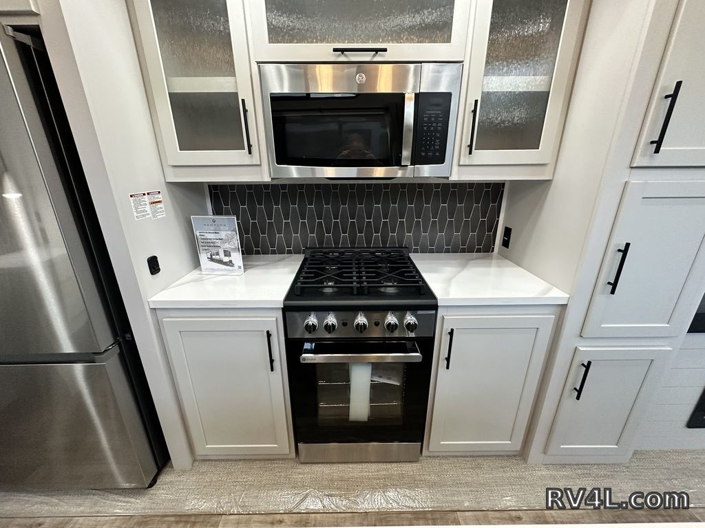 2025 CrossRoads RV Hampton 395BAM (0401) – Image 43