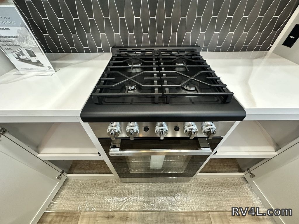 2025 CrossRoads RV Hampton 395BAM (0401) – Image 45
