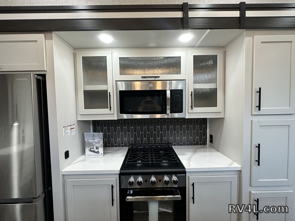 2025 CrossRoads RV Hampton 395BAM (0401) – Image 42