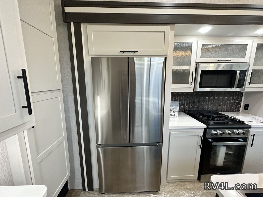 2025 CrossRoads RV Hampton 395BAM (0401) – Image 51