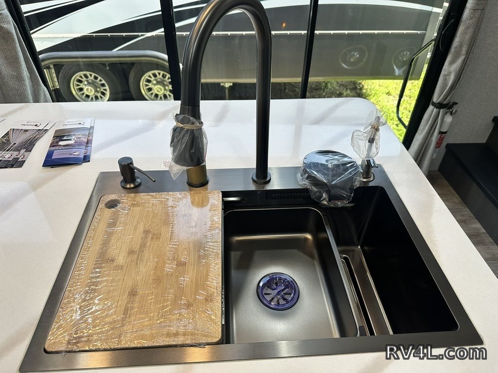 2025 CrossRoads RV Hampton 395BAM (0401) – Image 55