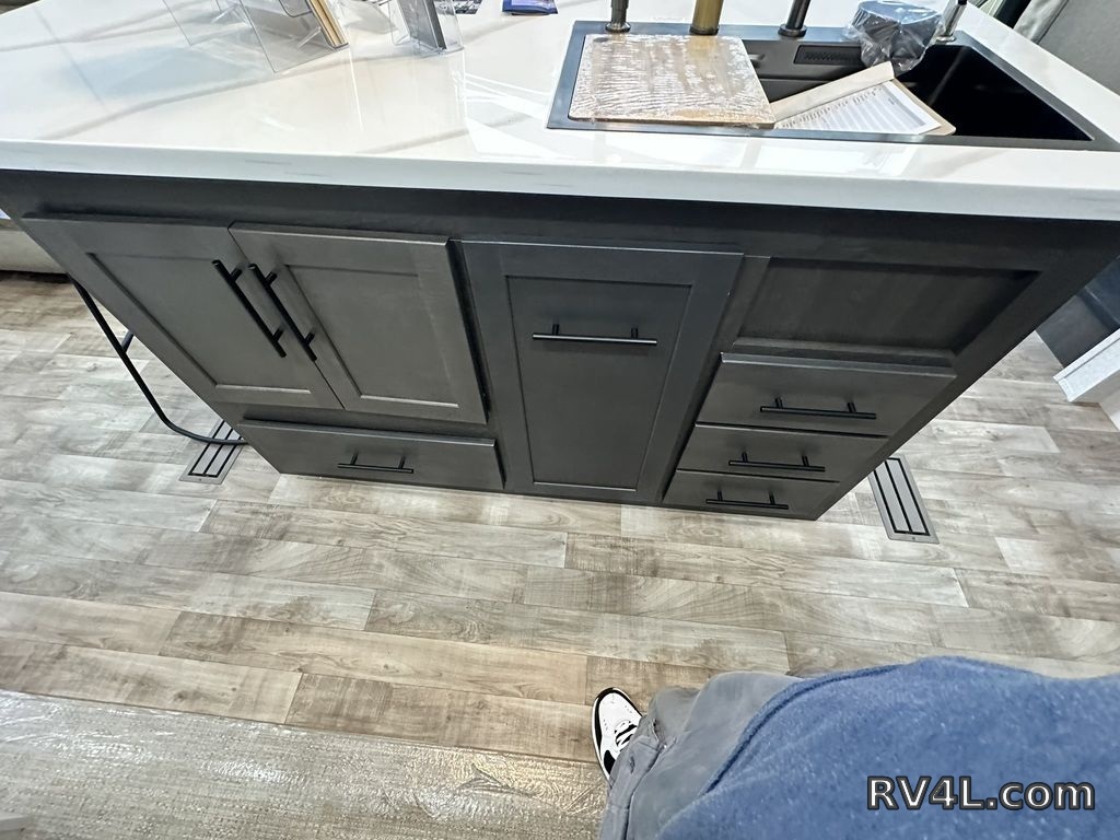 2025 CrossRoads RV Hampton 395BAM (0401) – Image 57