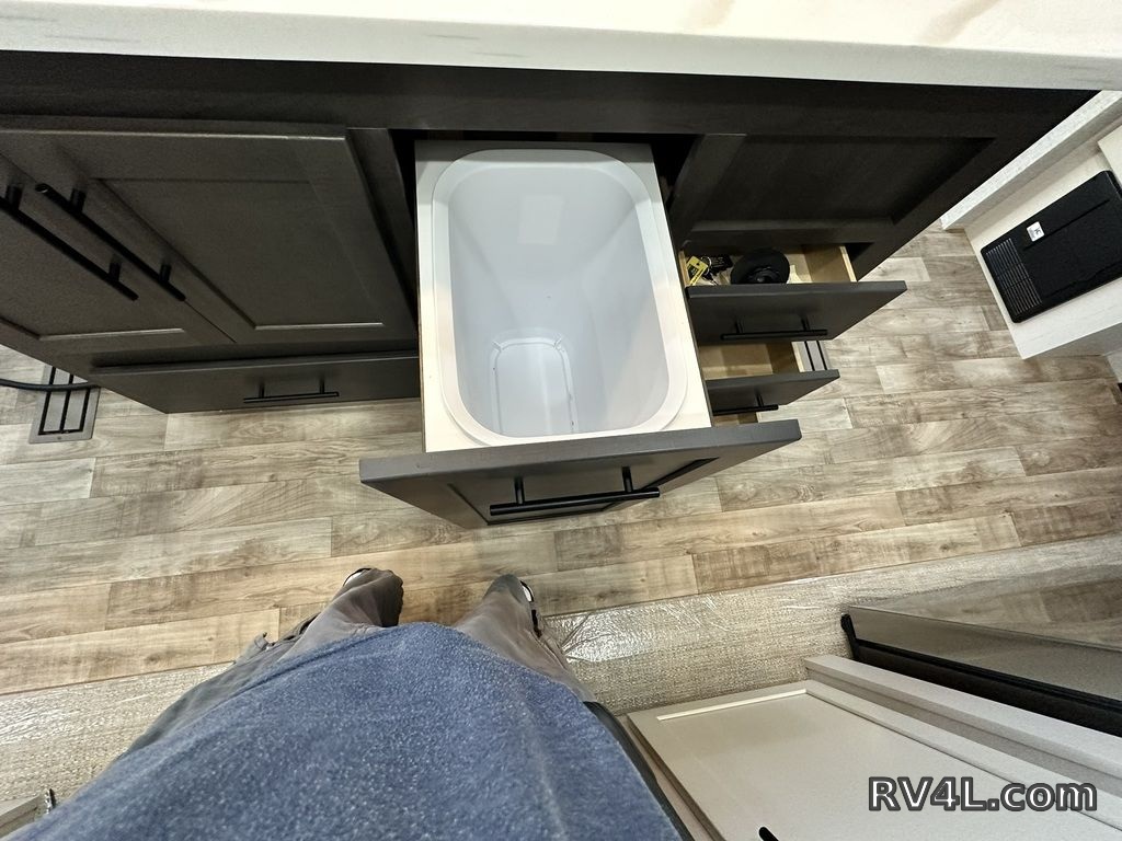 2025 CrossRoads RV Hampton 395BAM (0401) – Image 59