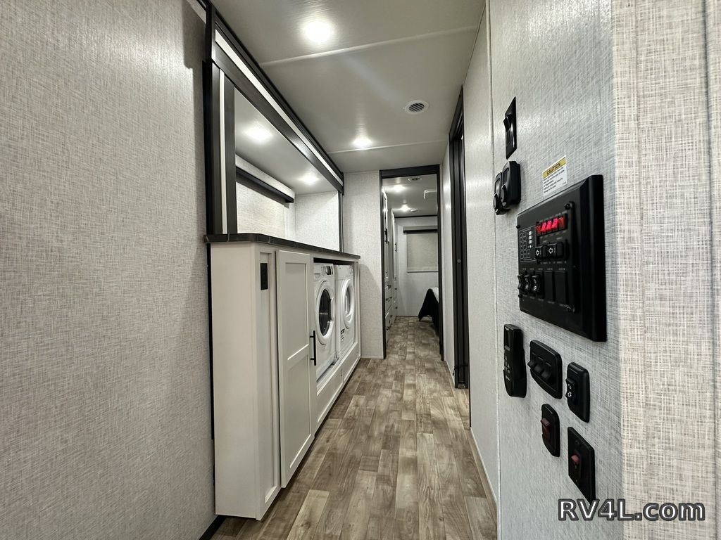 2025 CrossRoads RV Hampton 395BAM (0401) – Image 65